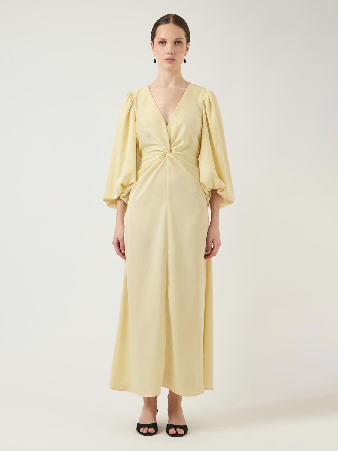 model_shot-front